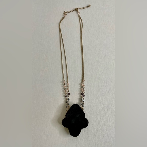 NWOT Purple Crystal Flower Pendant Necklace - Picture 4 of 5